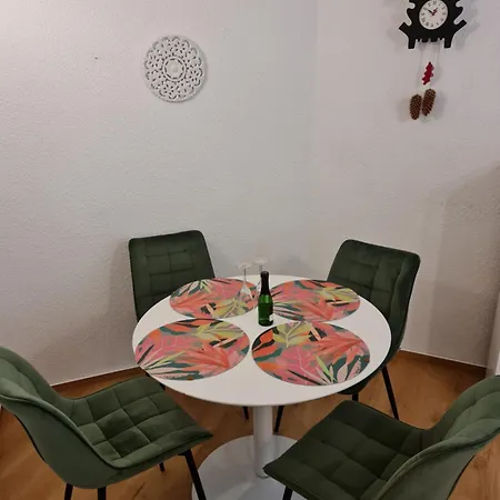 12 In Kupferkanne מלון דירות טודמוס