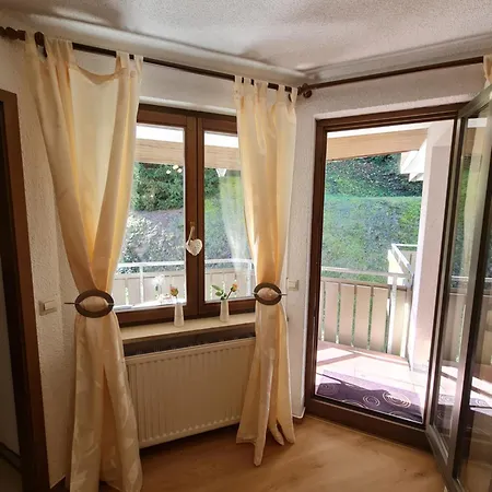 12 In Kupferkanne טודמוס